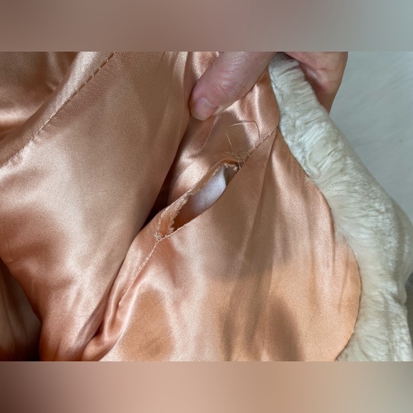 Vintage Marvin Richard Cozy Cream Faux Fur Coat - Picture 14 of 15